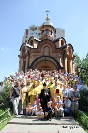 25 июля, Блаженнейший Митрополит Владимир освятил престол нашего Храма святителя Феодосия Черниговского